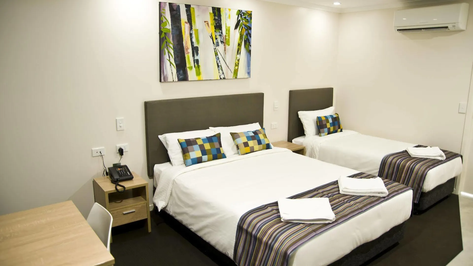 Roma Central Motel 4*,